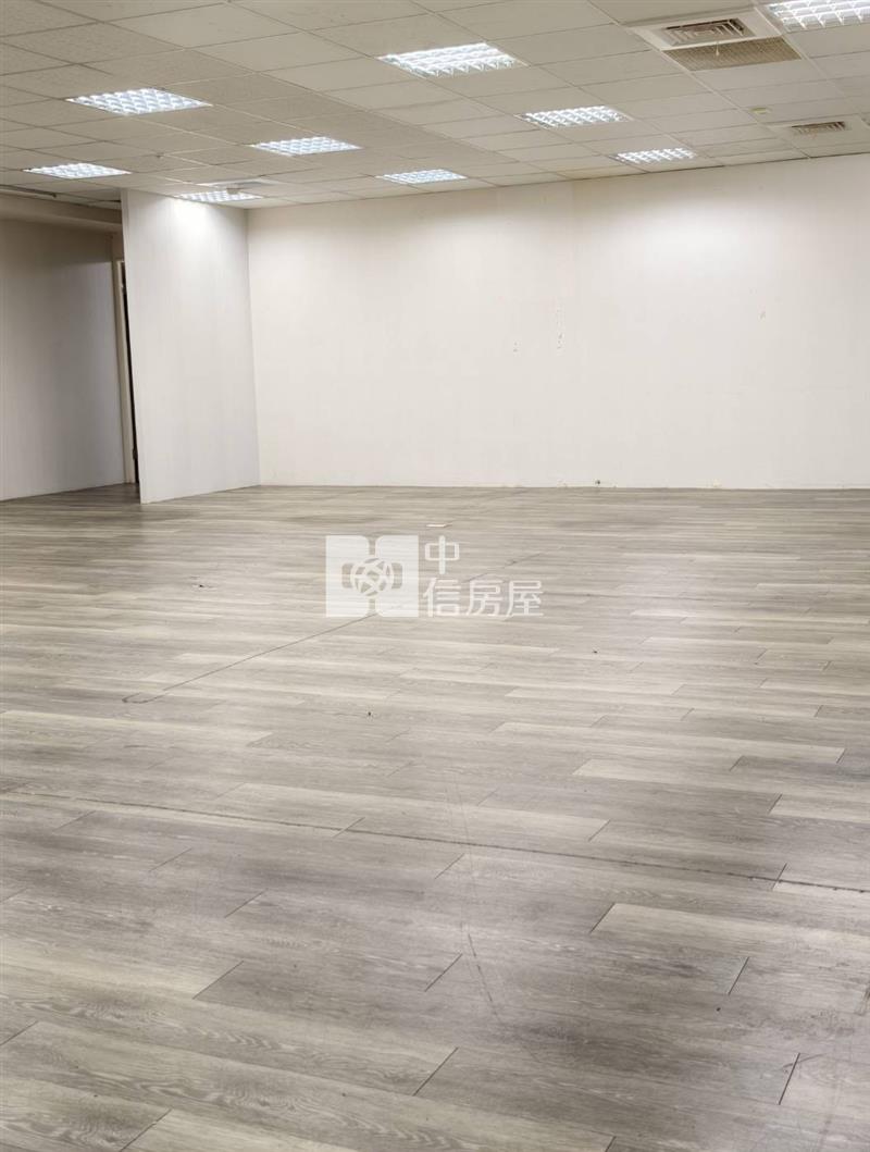 永康區中華大樓辦公室附雙車位房屋室內格局與周邊環境