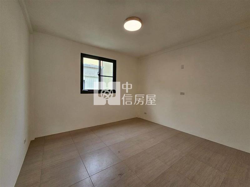 南區面公園朝南孝親美車墅房屋室內格局與周邊環境