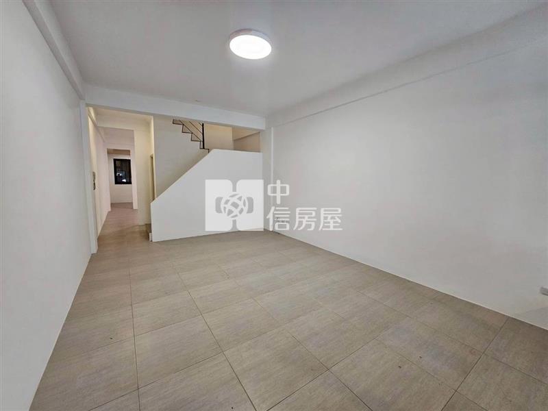 南區面公園朝南孝親美車墅房屋室內格局與周邊環境