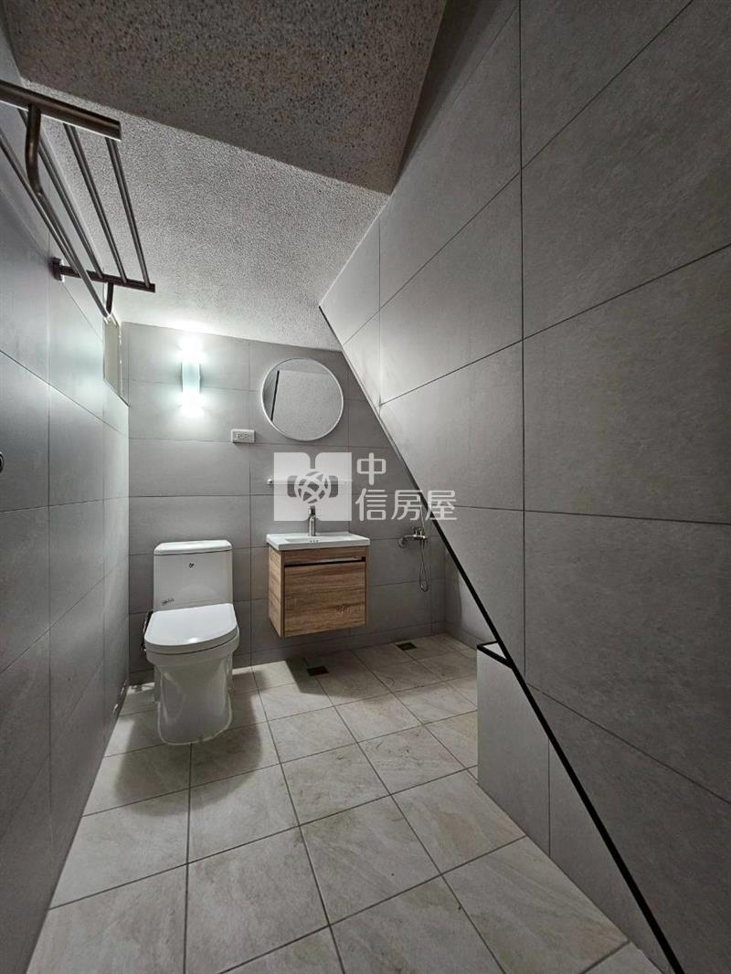 南區面公園朝南孝親美車墅房屋室內格局與周邊環境