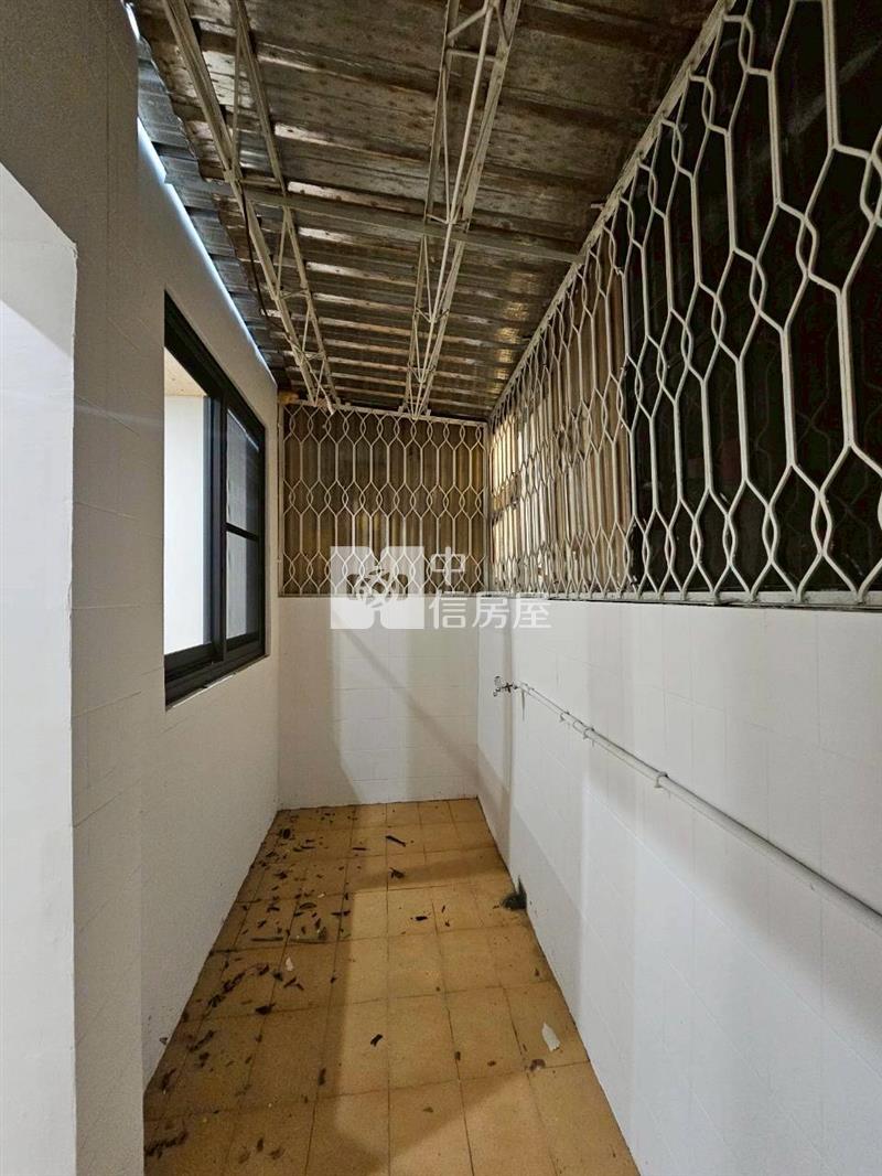 南區面公園朝南孝親美車墅房屋室內格局與周邊環境