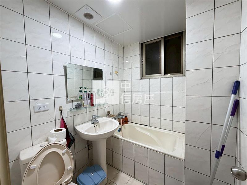 中壢家樂福旁漂亮兩房+車位輪抽(中信卓越團隊)房屋室內格局與周邊環境