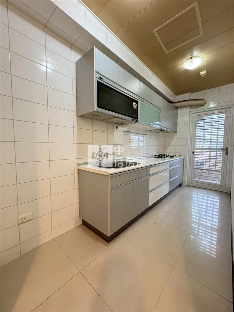 內新國小震後大三房平車房屋室內格局與周邊環境