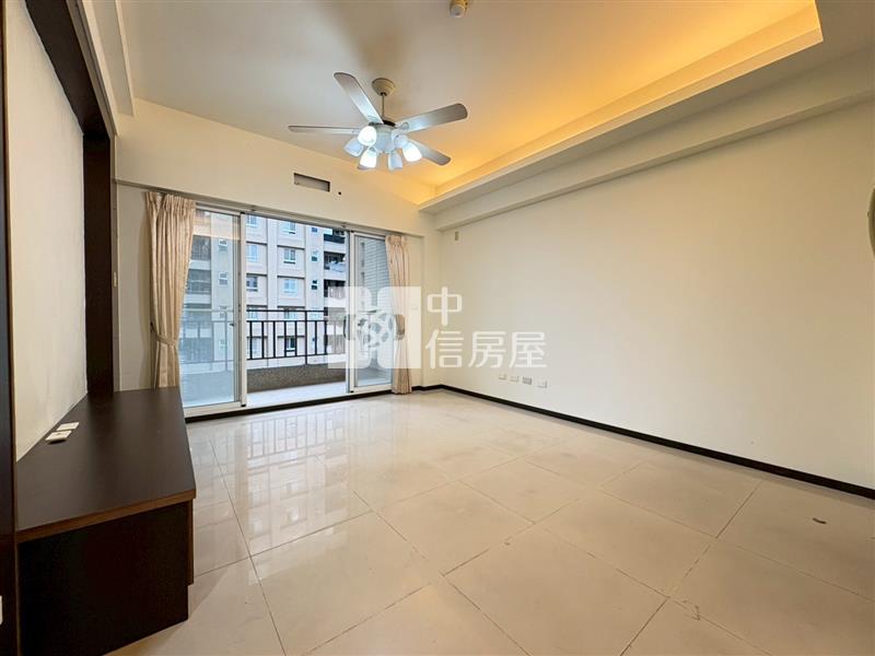 內新國小震後大三房平車房屋室內格局與周邊環境