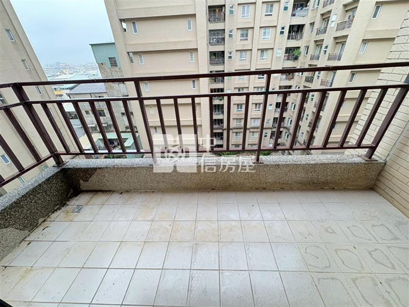 內新國小震後大三房平車房屋室內格局與周邊環境