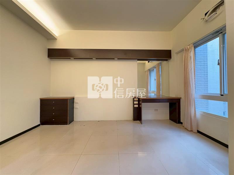 內新國小震後大三房平車房屋室內格局與周邊環境