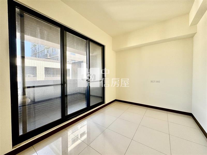 近中壢市區新建美別墅(2年屋)房屋室內格局與周邊環境