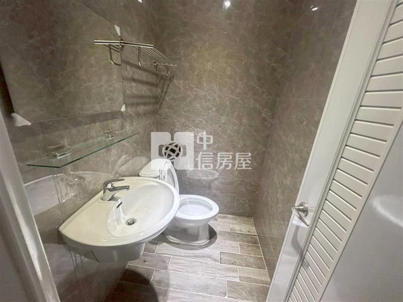 安平五期市政府包租公透天店住房屋室內格局與周邊環境