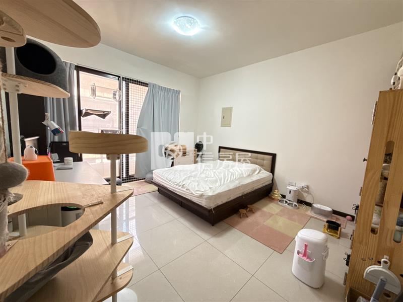 專任★近青埔面寬5.7米雙車位美別墅房屋室內格局與周邊環境