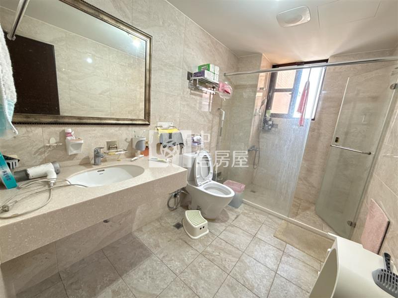 專任★近青埔面寬5.7米雙車位美別墅房屋室內格局與周邊環境