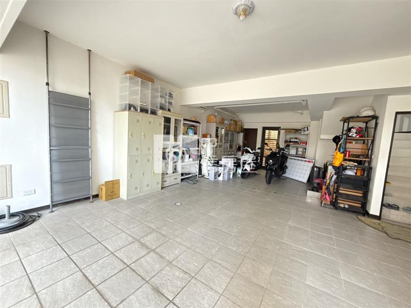 專任★近青埔面寬5.7米雙車位美別墅房屋室內格局與周邊環境