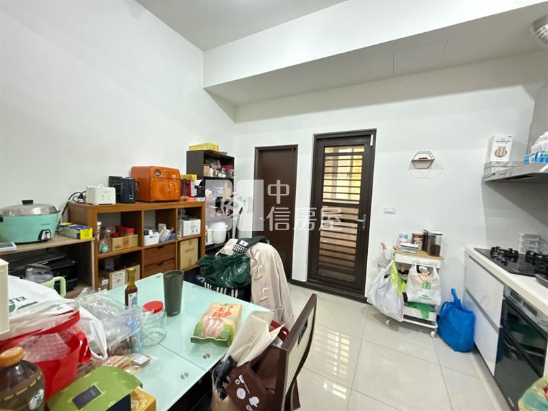 專任★近青埔面寬5.7米雙車位美別墅房屋室內格局與周邊環境