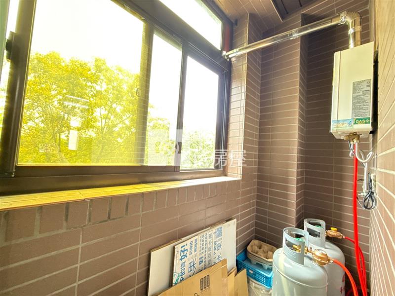 專任★近青埔面寬5.7米雙車位美別墅房屋室內格局與周邊環境