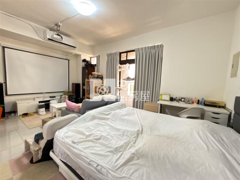 專任★近青埔面寬5.7米雙車位美別墅房屋室內格局與周邊環境