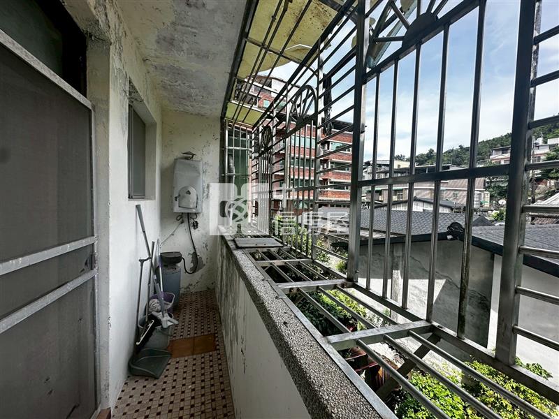 ▲暖暖警察局旁三樓房屋室內格局與周邊環境