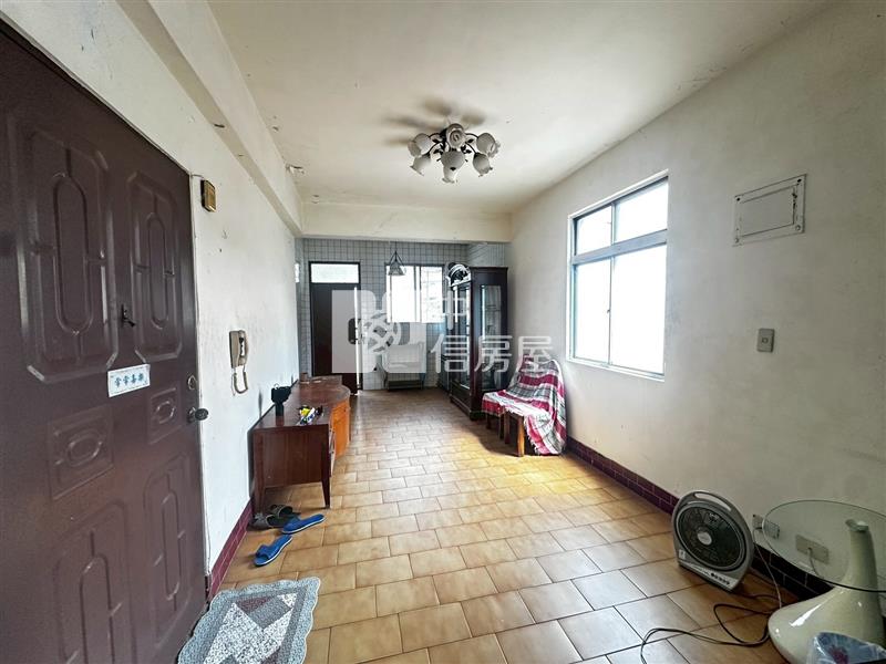 ▲暖暖警察局旁三樓房屋室內格局與周邊環境