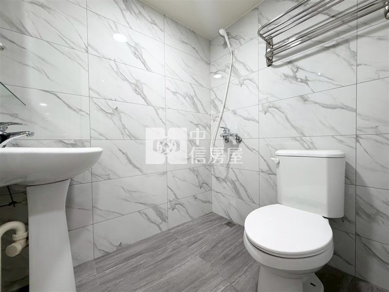 北平商圈低總價整理三房車位房屋室內格局與周邊環境