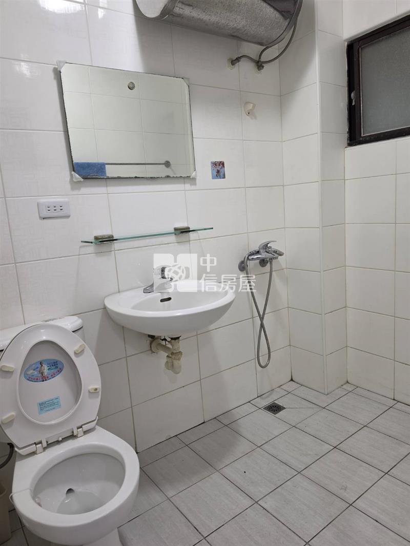 近屏東大學透天房屋室內格局與周邊環境