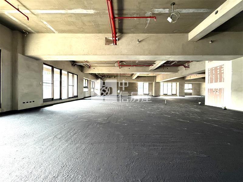 由鉅大謙丙棟毛胚六平車房屋室內格局與周邊環境