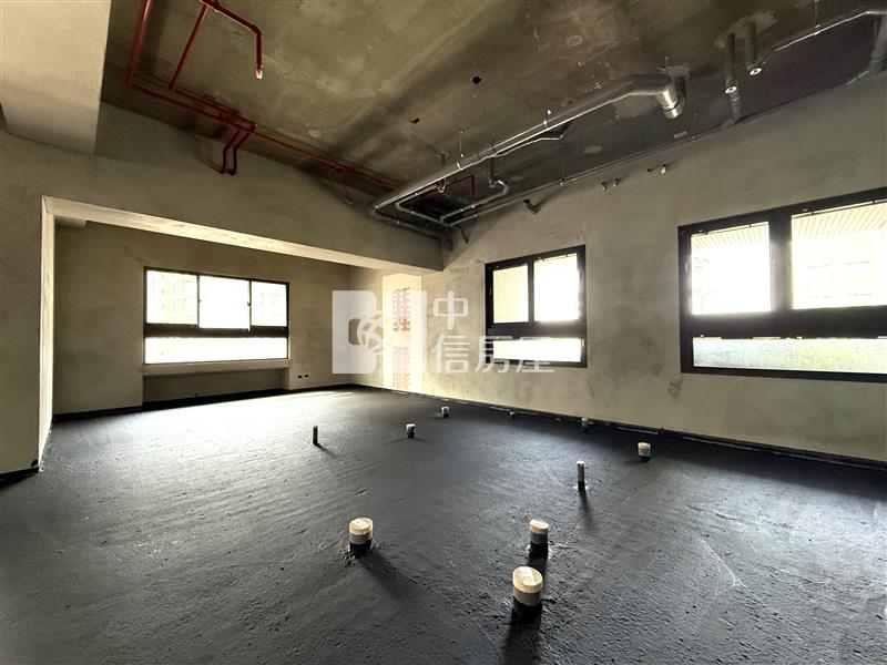 由鉅大謙丙棟毛胚六平車房屋室內格局與周邊環境