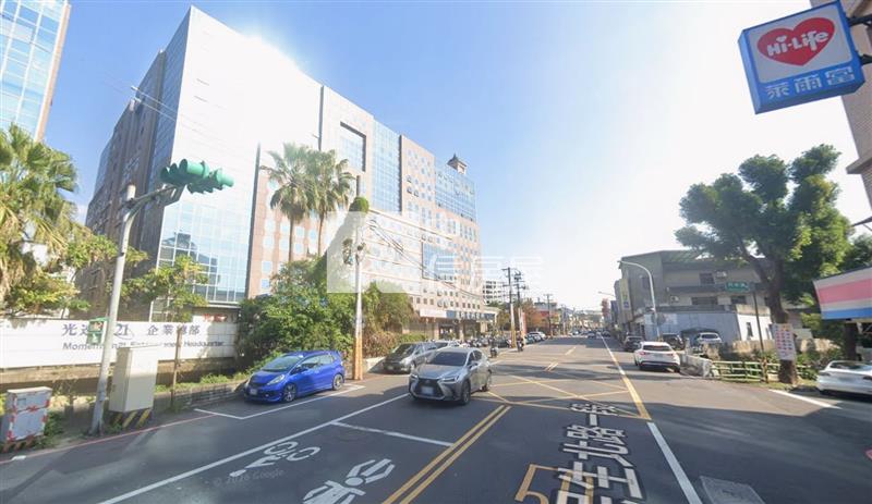 龜山光速２１乙工廠辦附車位，近南崁交流道房屋室內格局與周邊環境