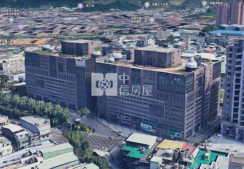 龜山光速２１乙工廠辦附車位，近南崁交流道房屋室內格局與周邊環境