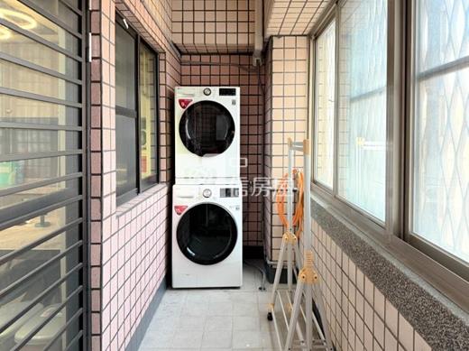 巨蛋商圈翻新三房平車房屋室內格局與周邊環境