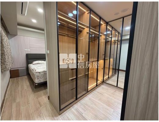 巨蛋商圈翻新三房平車房屋室內格局與周邊環境