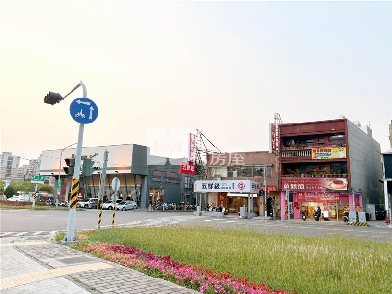 近大灣交流道22.6坪建地房屋室內格局與周邊環境