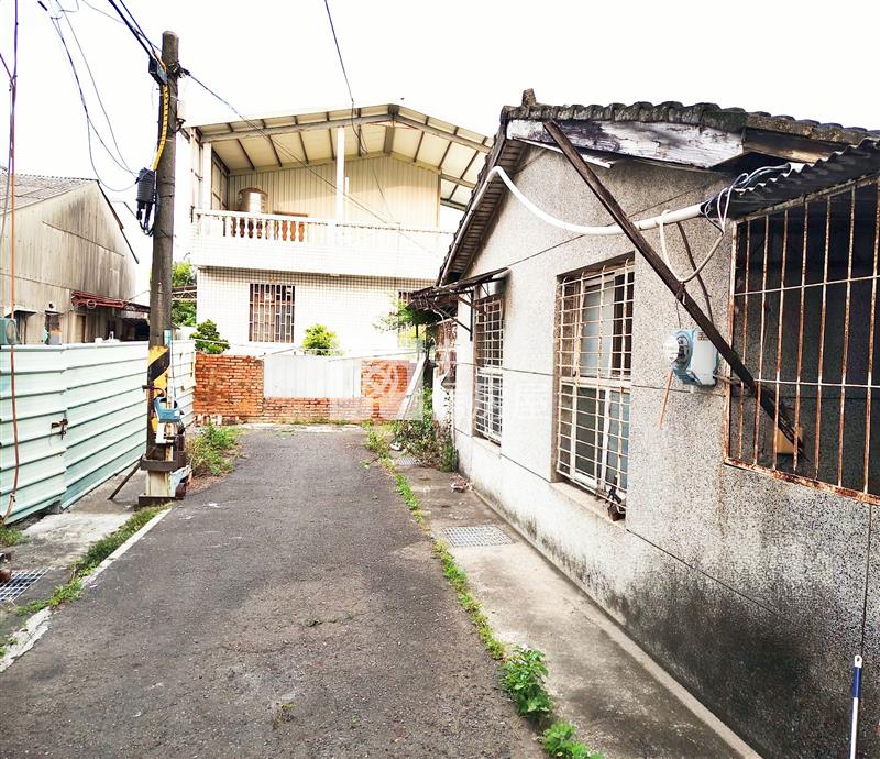 近大灣交流道22.6坪建地房屋室內格局與周邊環境