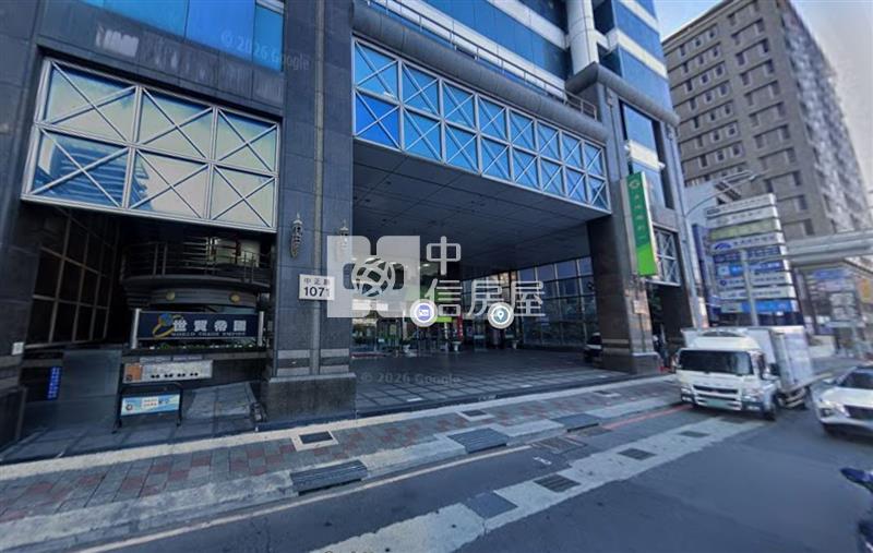 桃園G11世貿帝國商辦附車位，藝文廣場旁房屋室內格局與周邊環境