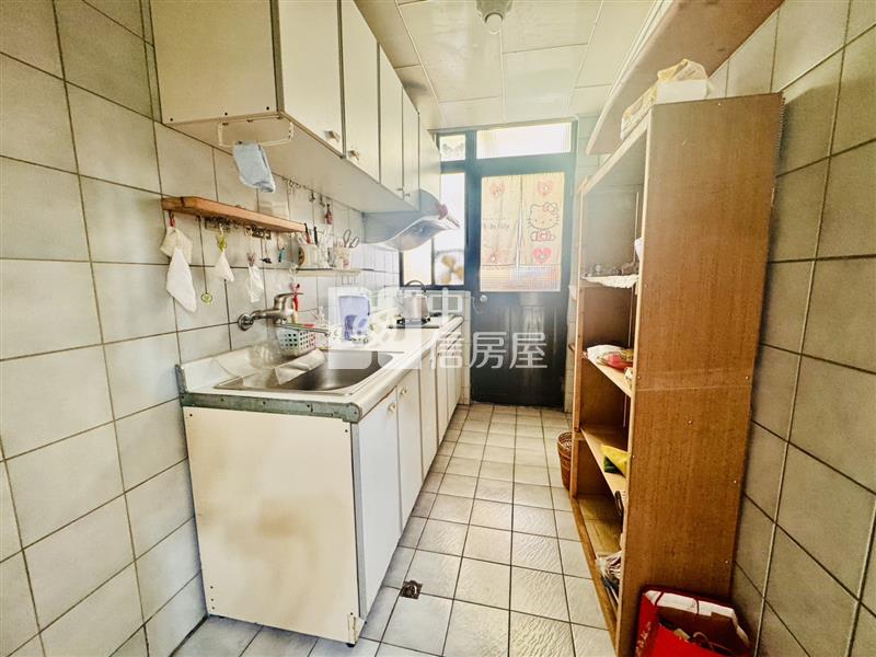 楊梅瑞塘國小 邊間大透天房屋室內格局與周邊環境