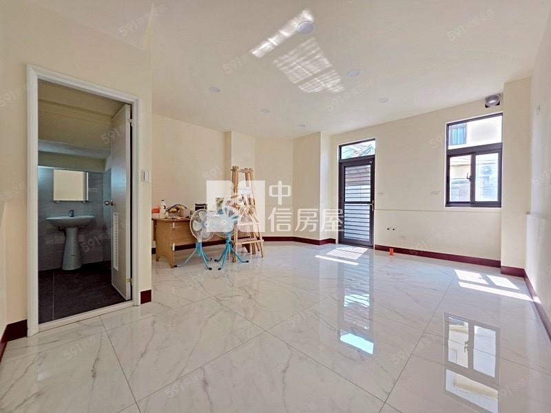 潭子全新鋼骨庭院透天房屋室內格局與周邊環境