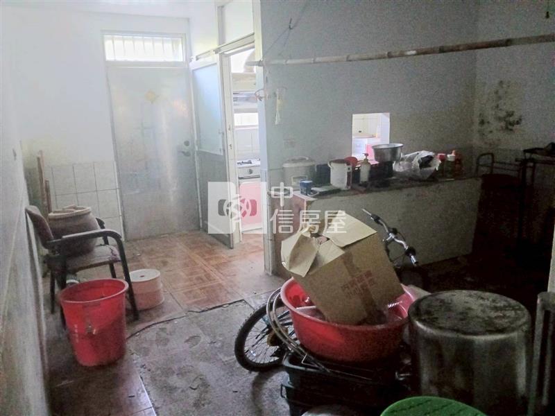 旗山大地坪低總價大面寬超值透天房屋室內格局與周邊環境