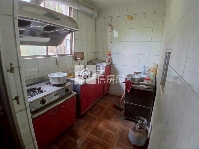 旗山大地坪低總價大面寬超值透天房屋室內格局與周邊環境