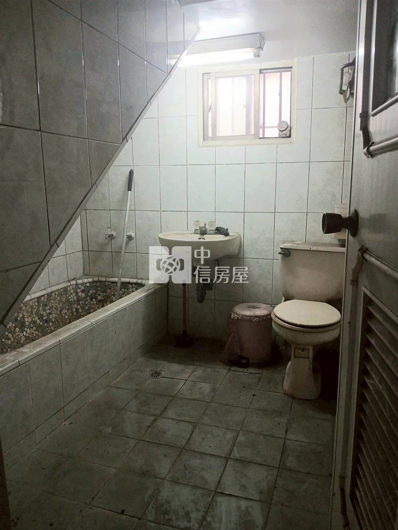 旗山大地坪低總價大面寬超值透天房屋室內格局與周邊環境