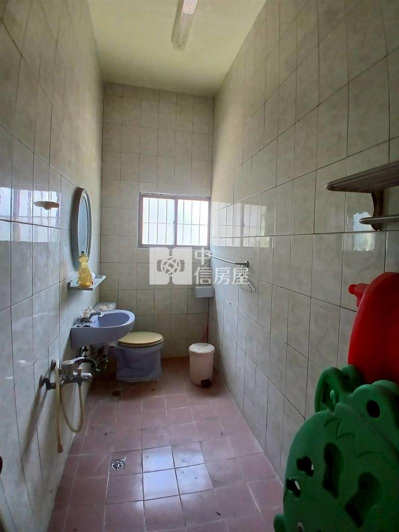 旗山大地坪低總價大面寬超值透天房屋室內格局與周邊環境