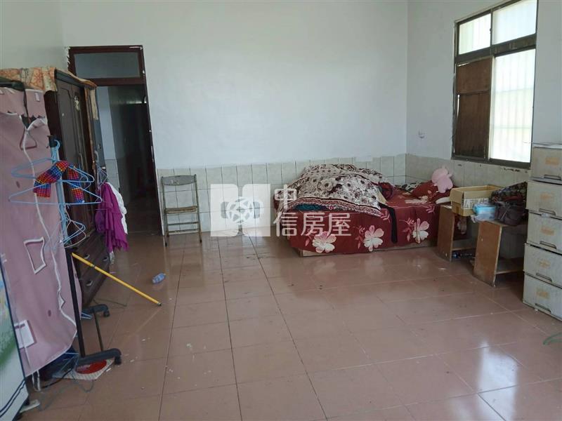 旗山大地坪低總價大面寬超值透天房屋室內格局與周邊環境