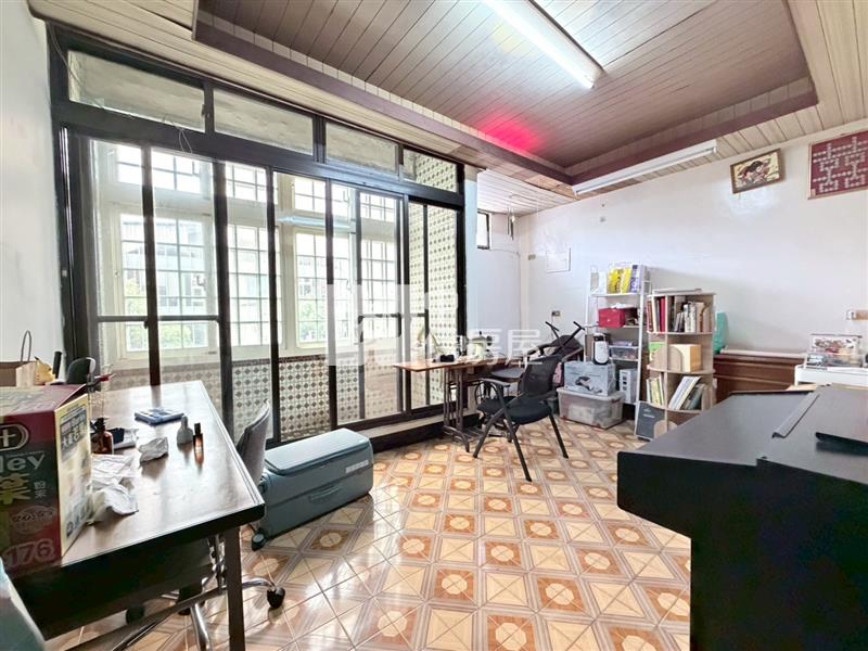 (專委)藝文特區南平運動中心正對面透天店面房屋室內格局與周邊環境