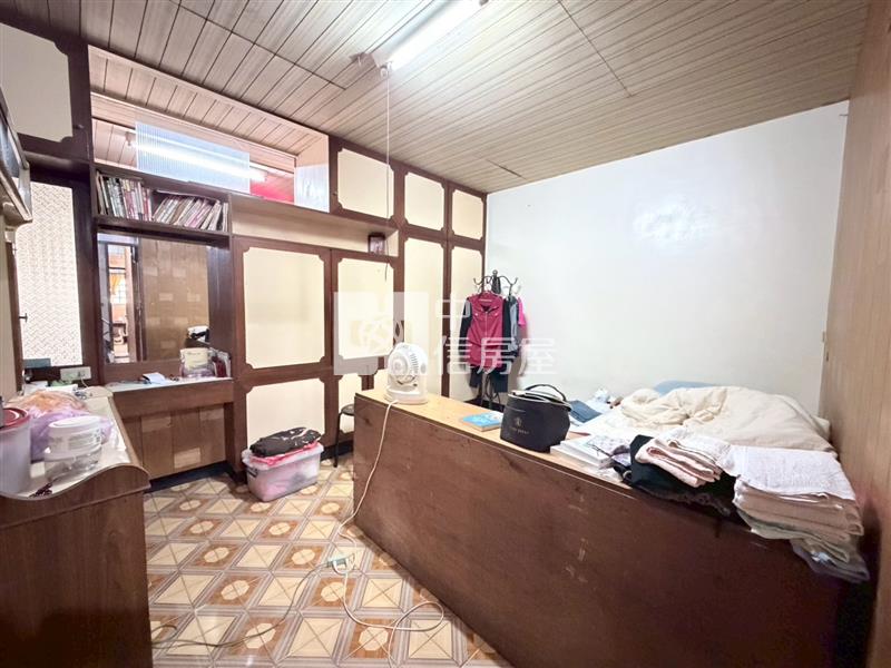 (專委)藝文特區南平運動中心正對面透天店面房屋室內格局與周邊環境