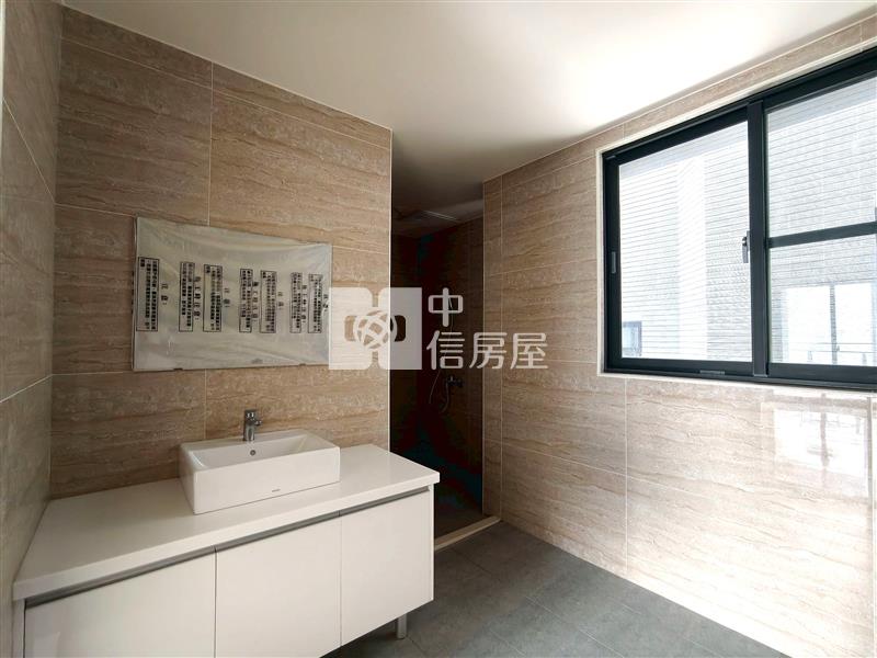 弘文全新未住電梯別墅首推房屋室內格局與周邊環境