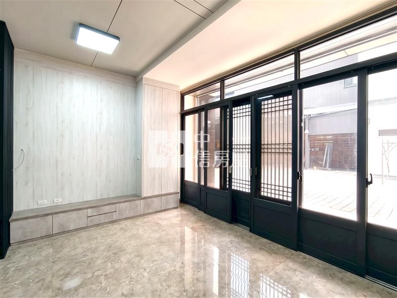 弘文全新未住電梯別墅首推房屋室內格局與周邊環境