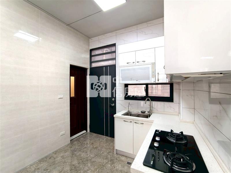 弘文全新未住電梯別墅首推房屋室內格局與周邊環境