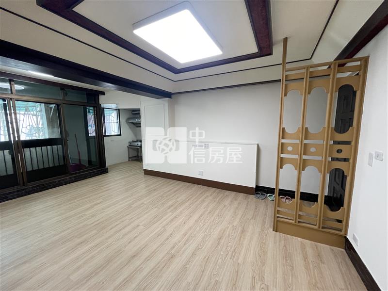 鹽埕埔商圈捷運站電梯2房房屋室內格局與周邊環境