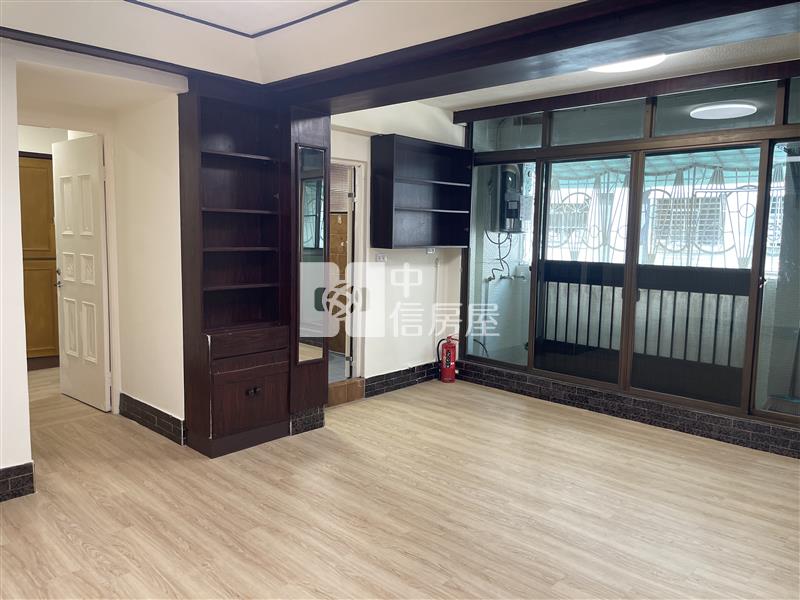 鹽埕埔商圈捷運站電梯2房房屋室內格局與周邊環境