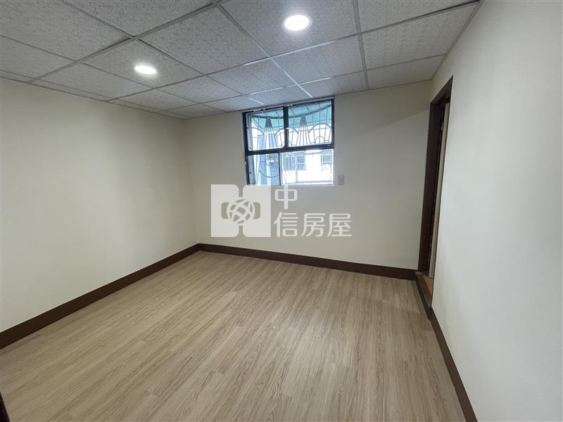 鹽埕埔商圈捷運站電梯2房房屋室內格局與周邊環境