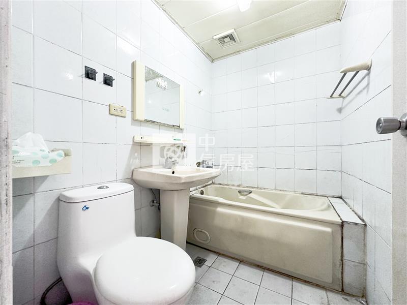 頭家學區開心3房雙車房屋室內格局與周邊環境