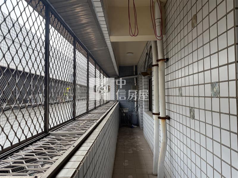 高雄小港5樓大公寓(有專屬平面車位)房屋室內格局與周邊環境