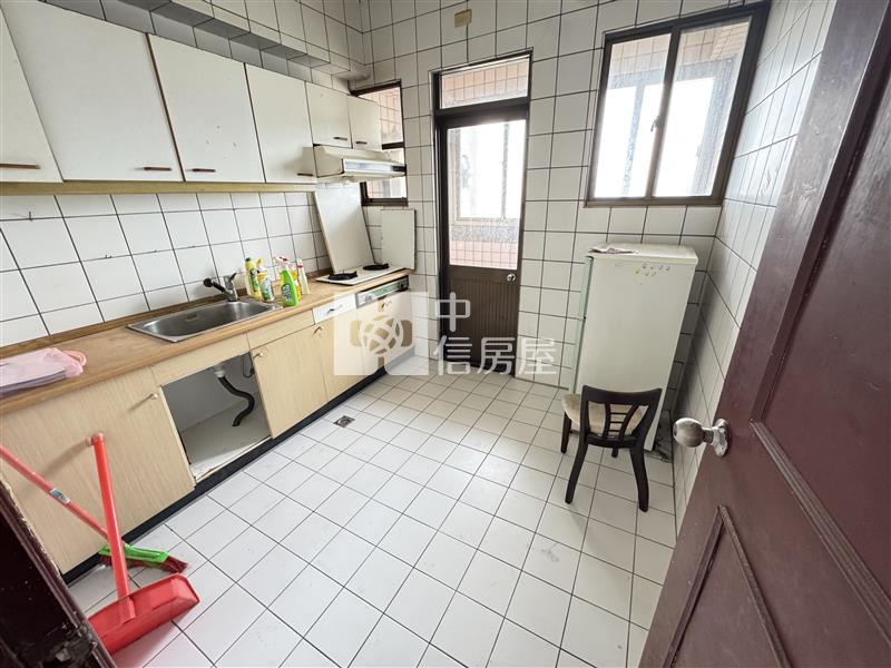 中央甲天下景觀3房房屋室內格局與周邊環境