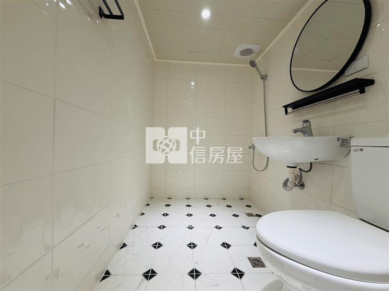 忠孝整新1+2車位美廈房屋室內格局與周邊環境